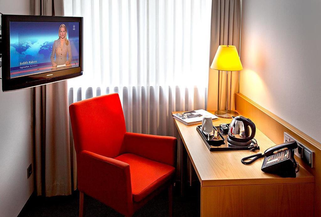 Hotel Spenerhaus Frankfurt am Main Bagian luar foto
