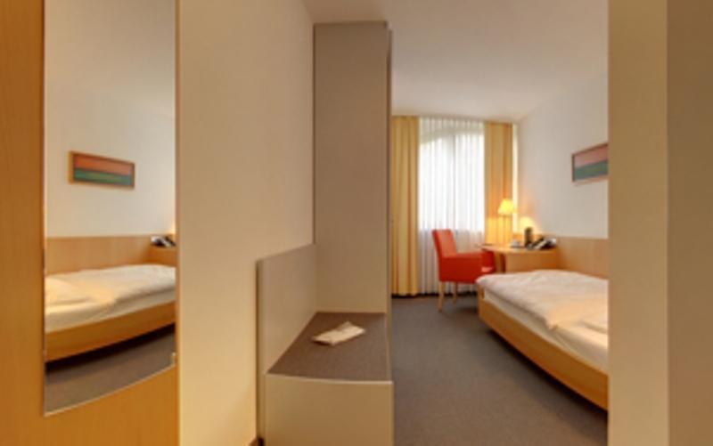 Hotel Spenerhaus Frankfurt am Main Bagian luar foto